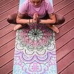 YOGGYS [SUCCULENT MANDALA] zelená designová jógová podložka s mandalou, jógový dřep, malasana